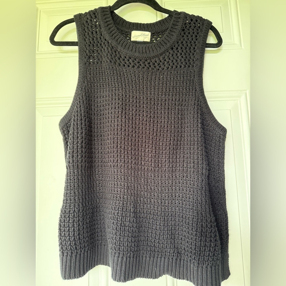 3/$20🍁SALE! Universal Thread black crochet sweater top